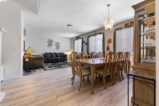 647 Macadamia Ct, Brentwood, CA 94513