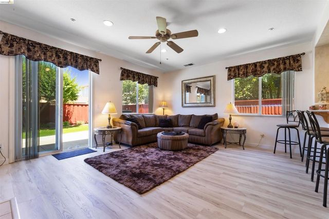 647 Macadamia Ct, Brentwood, CA 94513