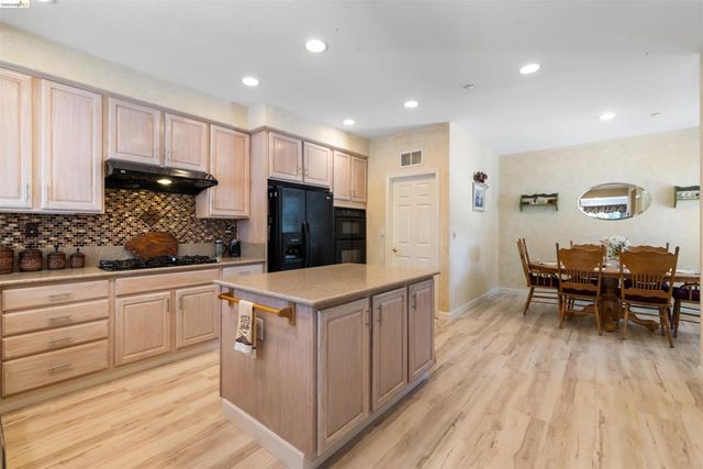 647 Macadamia Ct, Brentwood, CA 94513