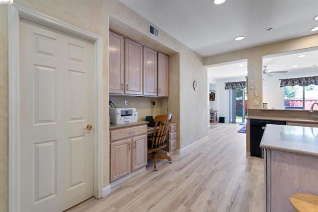 647 Macadamia Ct, Brentwood, CA 94513