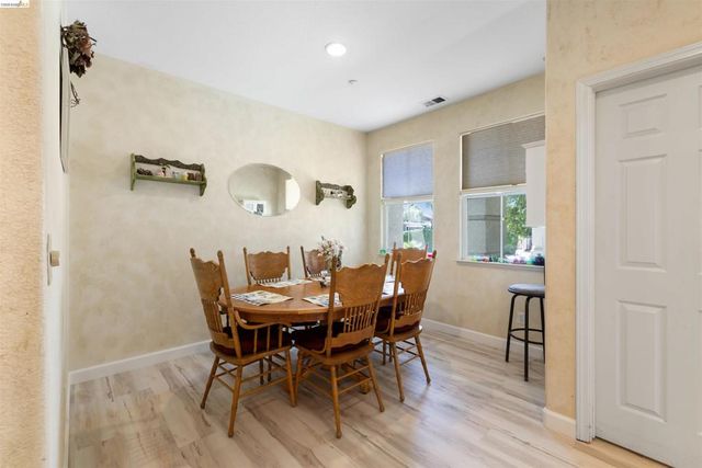 647 Macadamia Ct, Brentwood, CA 94513