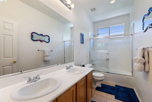 647 Macadamia Ct, Brentwood, CA 94513