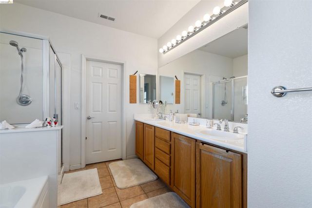 647 Macadamia Ct, Brentwood, CA 94513