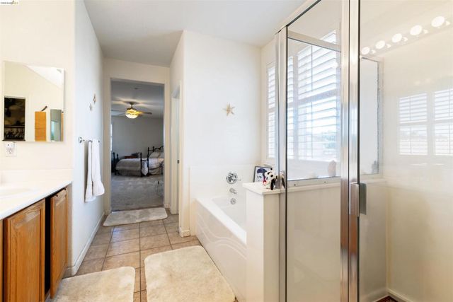 647 Macadamia Ct, Brentwood, CA 94513