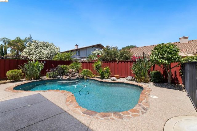 647 Macadamia Ct, Brentwood, CA 94513