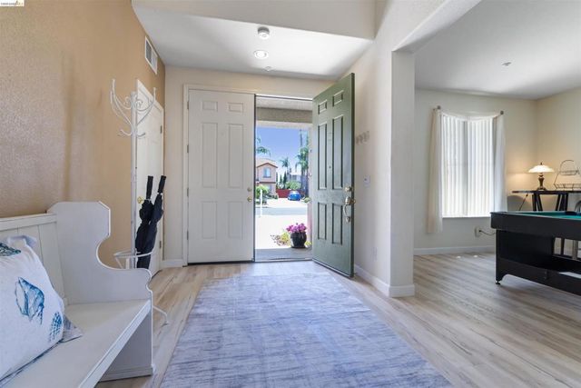 647 Macadamia Ct, Brentwood, CA 94513