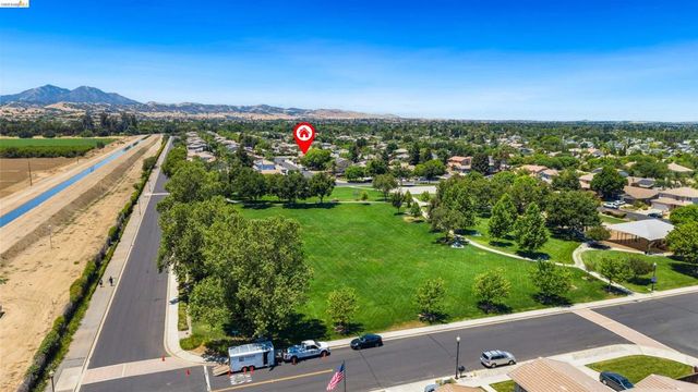 647 Macadamia Ct, Brentwood, CA 94513