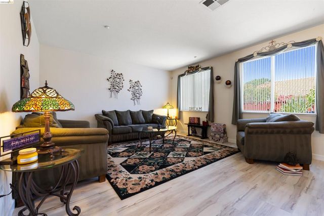 647 Macadamia Ct, Brentwood, CA 94513