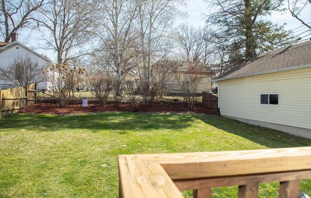 216 4th St NE, Waverly, IA 50677