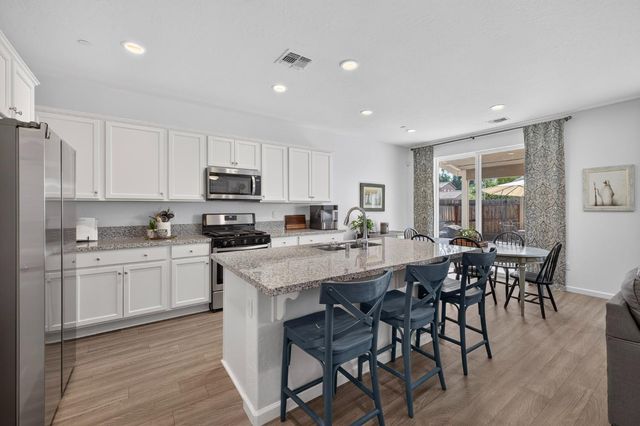 6729 E Yale Avenue, Fresno, CA 93727