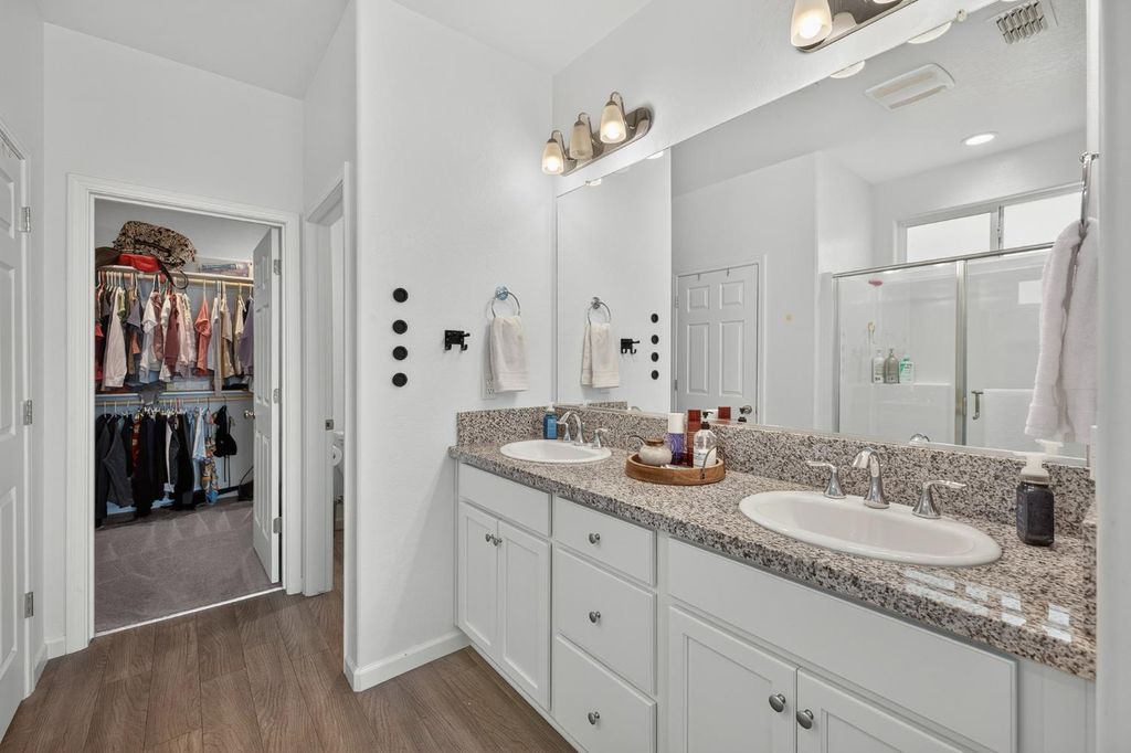 Image 26 of property listing at 6729 E Yale Avenue, Fresno, CA 93727