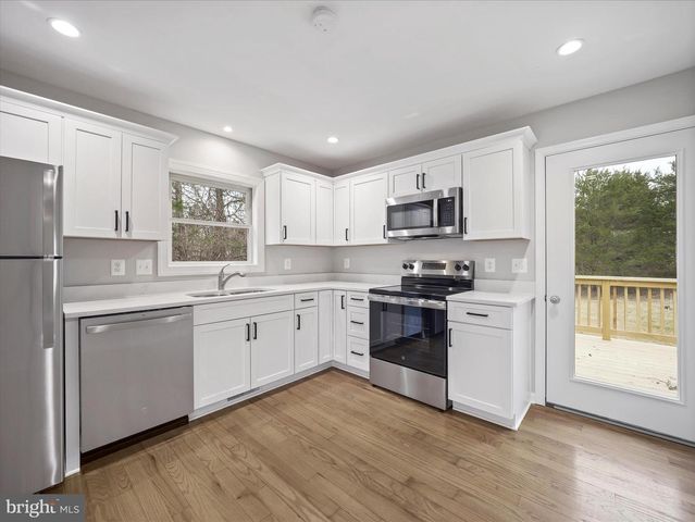 75 SOUTHERN DR, Strasburg, VA 22657