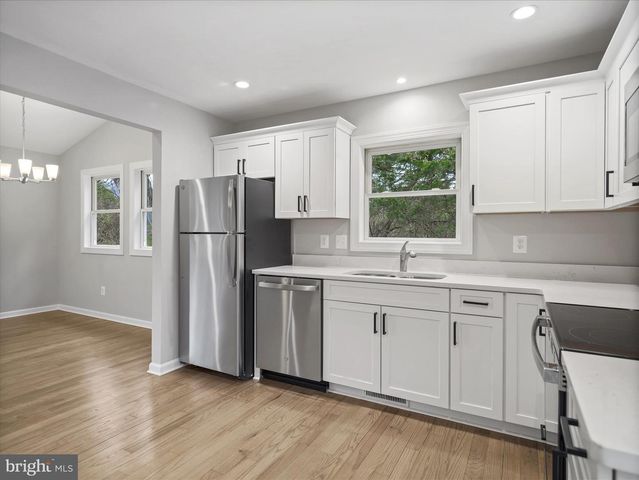 75 SOUTHERN DR, Strasburg, VA 22657