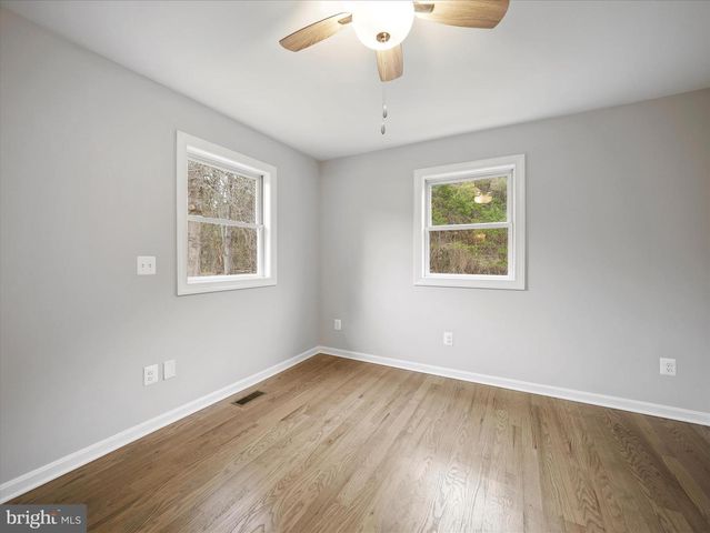 75 SOUTHERN DR, Strasburg, VA 22657