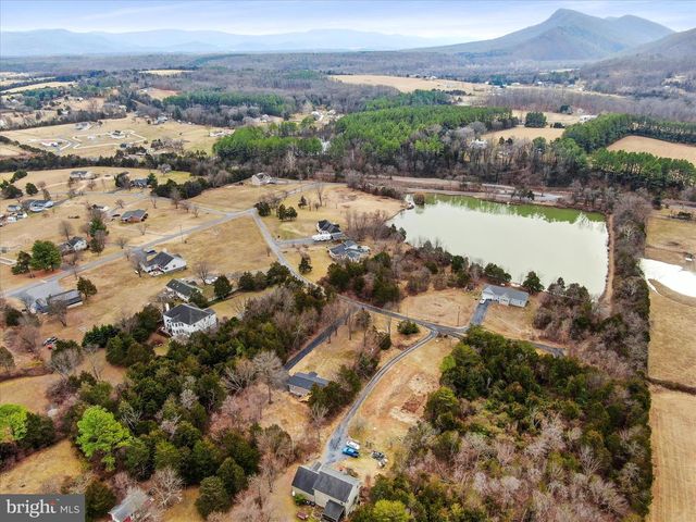 75 SOUTHERN DR, Strasburg, VA 22657
