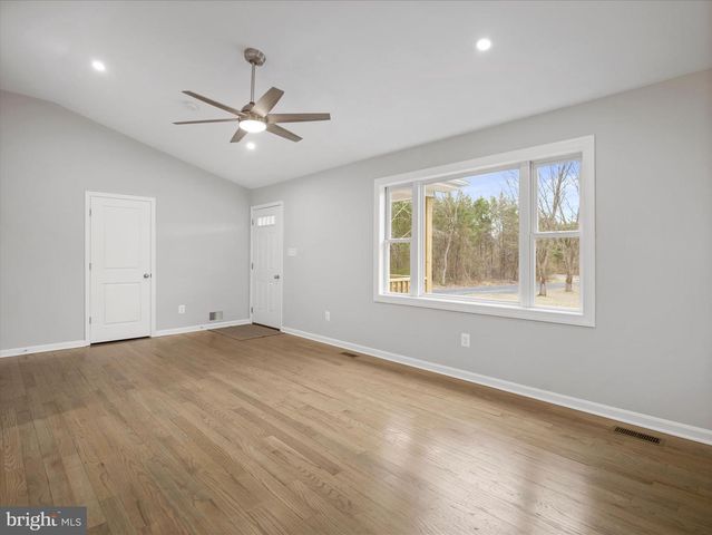 75 SOUTHERN DR, Strasburg, VA 22657