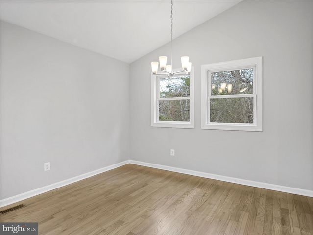 75 SOUTHERN DR, Strasburg, VA 22657