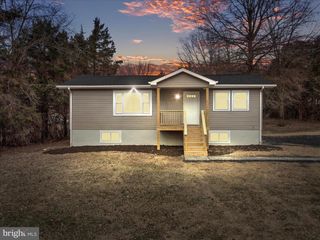 75 SOUTHERN DR, Strasburg, VA 22657