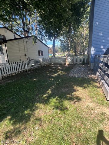4611 Deopham Green Drive, Youngstown, OH 44515