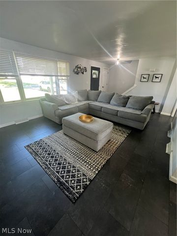 4611 Deopham Green Drive, Youngstown, OH 44515