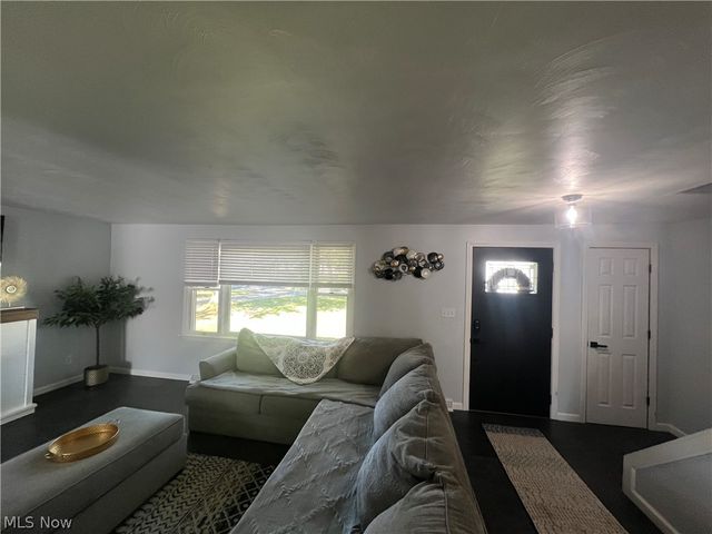4611 Deopham Green Drive, Youngstown, OH 44515