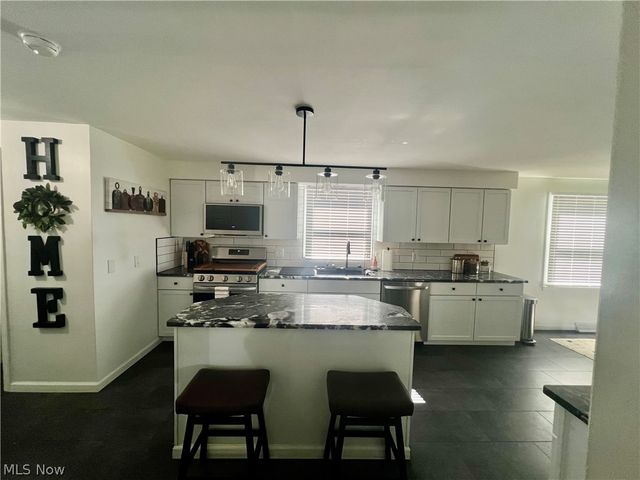 4611 Deopham Green Drive, Youngstown, OH 44515