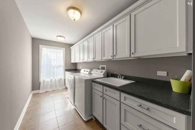 1711 Driving Park Road, Wheaton, IL 60187