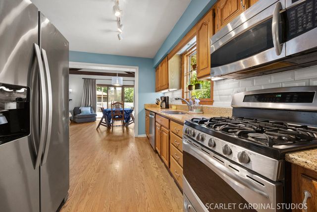 363 Marion Avenue, Glen Ellyn, IL 60137