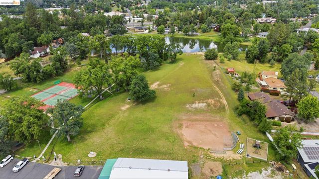 20531 Willow Springs Dr., Soulsbyville, CA 95372