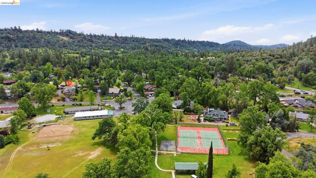 20531 Willow Springs Dr., Soulsbyville, CA 95372
