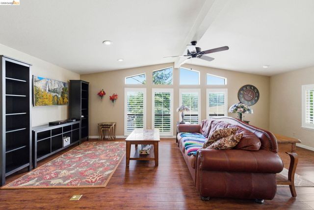 20531 Willow Springs Dr., Soulsbyville, CA 95372