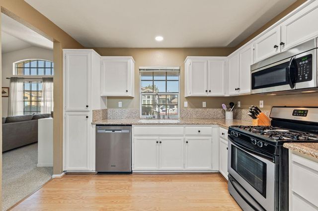 8475 Camino Vista Way, Elk Grove, CA 95624