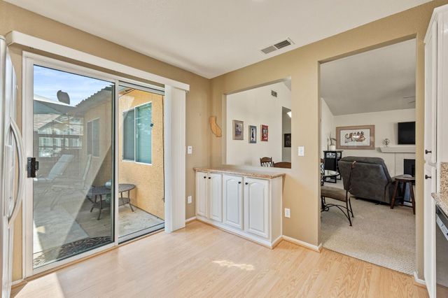 8475 Camino Vista Way, Elk Grove, CA 95624