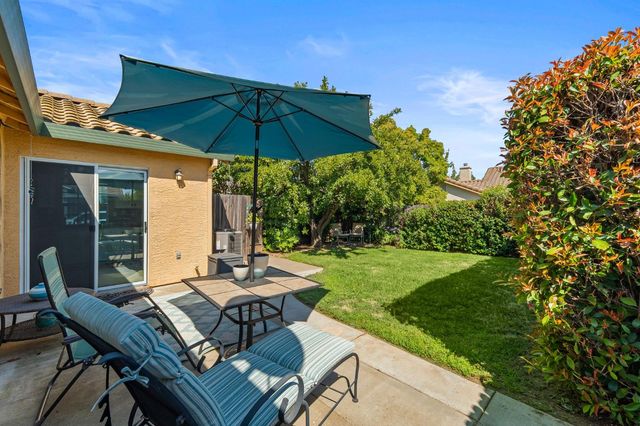 8475 Camino Vista Way, Elk Grove, CA 95624