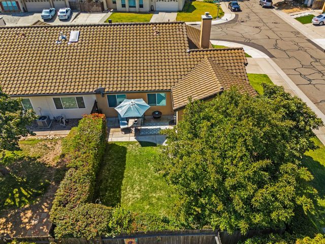 8475 Camino Vista Way, Elk Grove, CA 95624