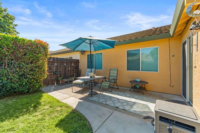 8475 Camino Vista Way, Elk Grove, CA 95624