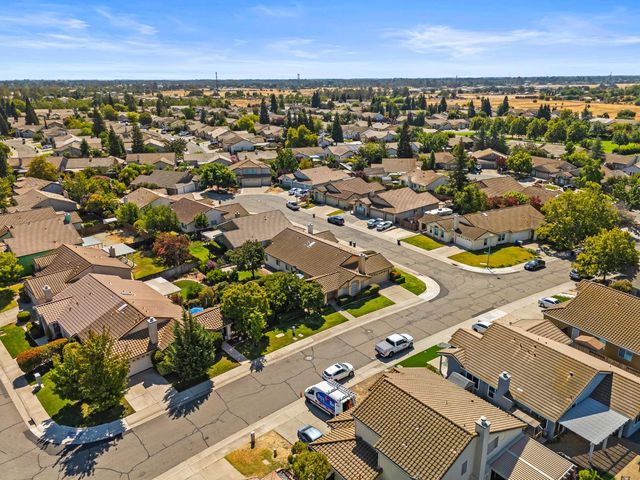 8475 Camino Vista Way, Elk Grove, CA 95624