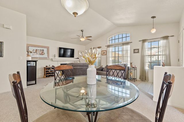 8475 Camino Vista Way, Elk Grove, CA 95624