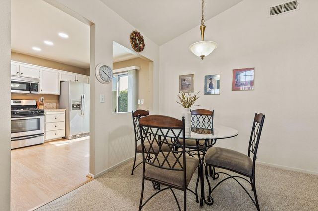 8475 Camino Vista Way, Elk Grove, CA 95624