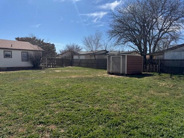 1040 W Dickens Street, Slaton, TX 79364