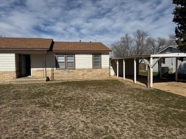 1040 W Dickens Street, Slaton, TX 79364