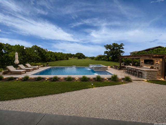 250 Private Road 2775, Mico, TX 78056