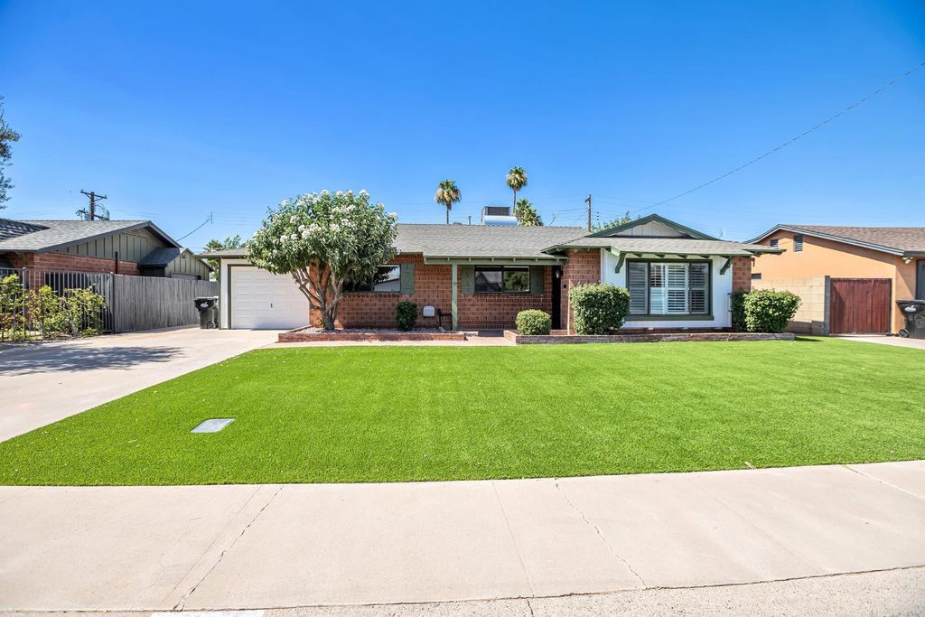 8308 E Turney Avenue, Scottsdale, AZ 85251