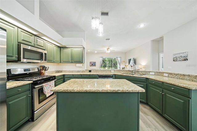 29520 FOREST GLEN DRIVE, Wesley Chapel, FL 33543