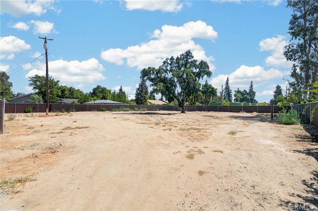 4832 N Fruit Avenue, Fresno, CA 93705