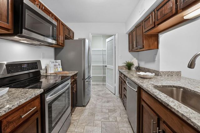 217 Tuxworth Circle, Decatur, GA 30033