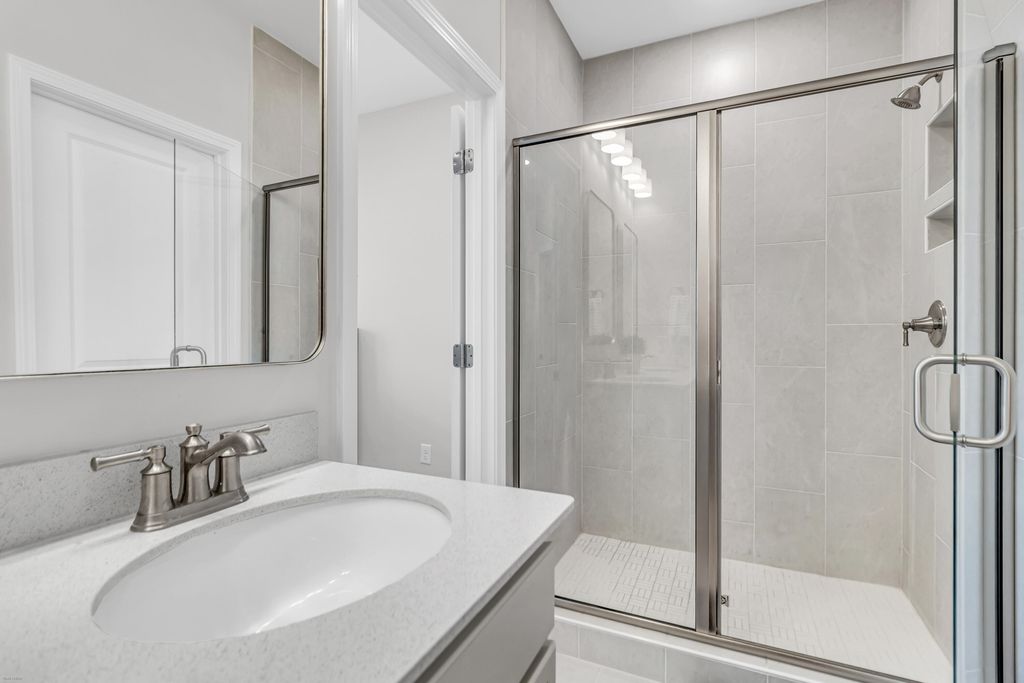 Image 16 of property listing at 495 Green Fern Drive, Summerville, SC 29483