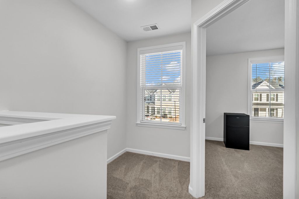 Image 23 of property listing at 495 Green Fern Drive, Summerville, SC 29483