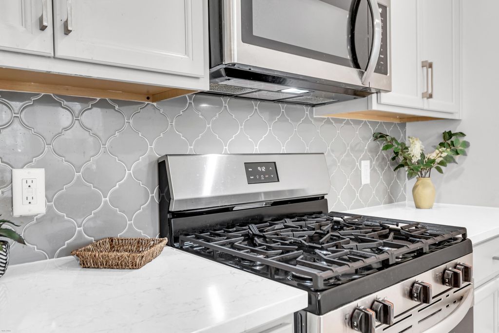 Image 6 of property listing at 495 Green Fern Drive, Summerville, SC 29483