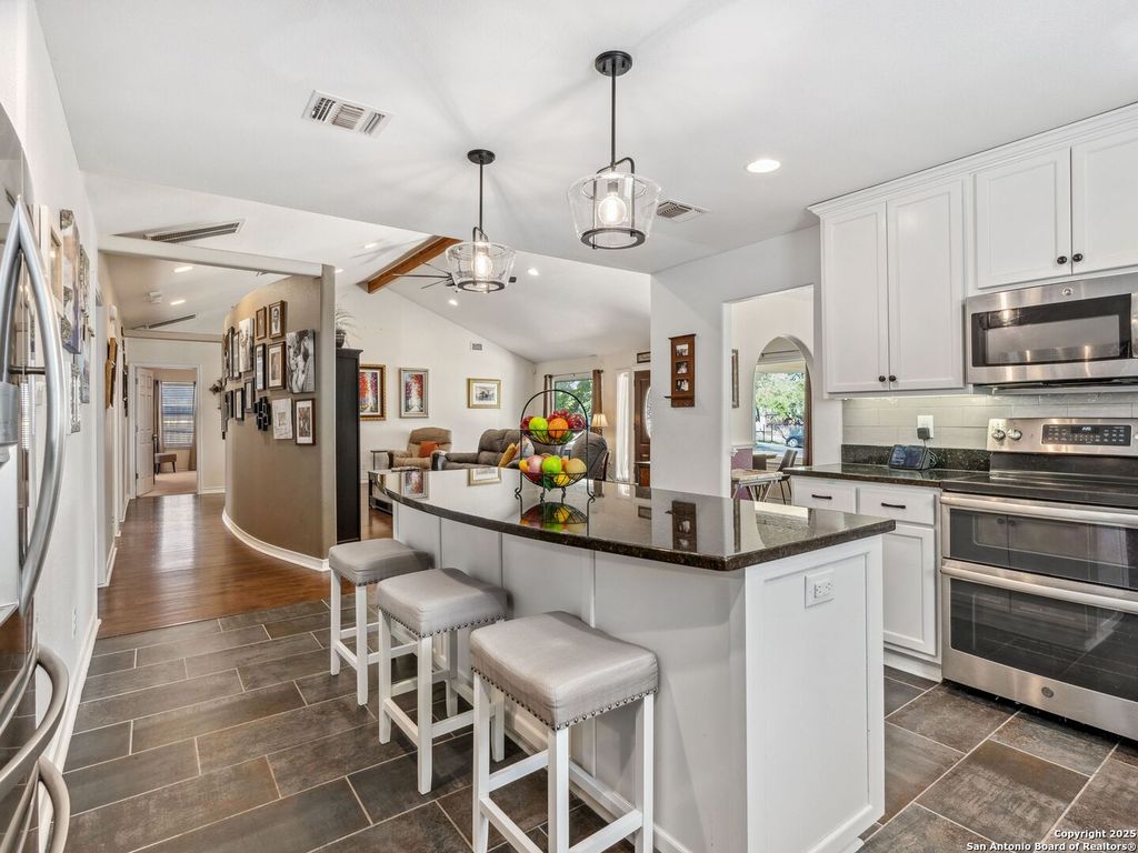 26817 Hogan Dr, San Antonio, TX 78260